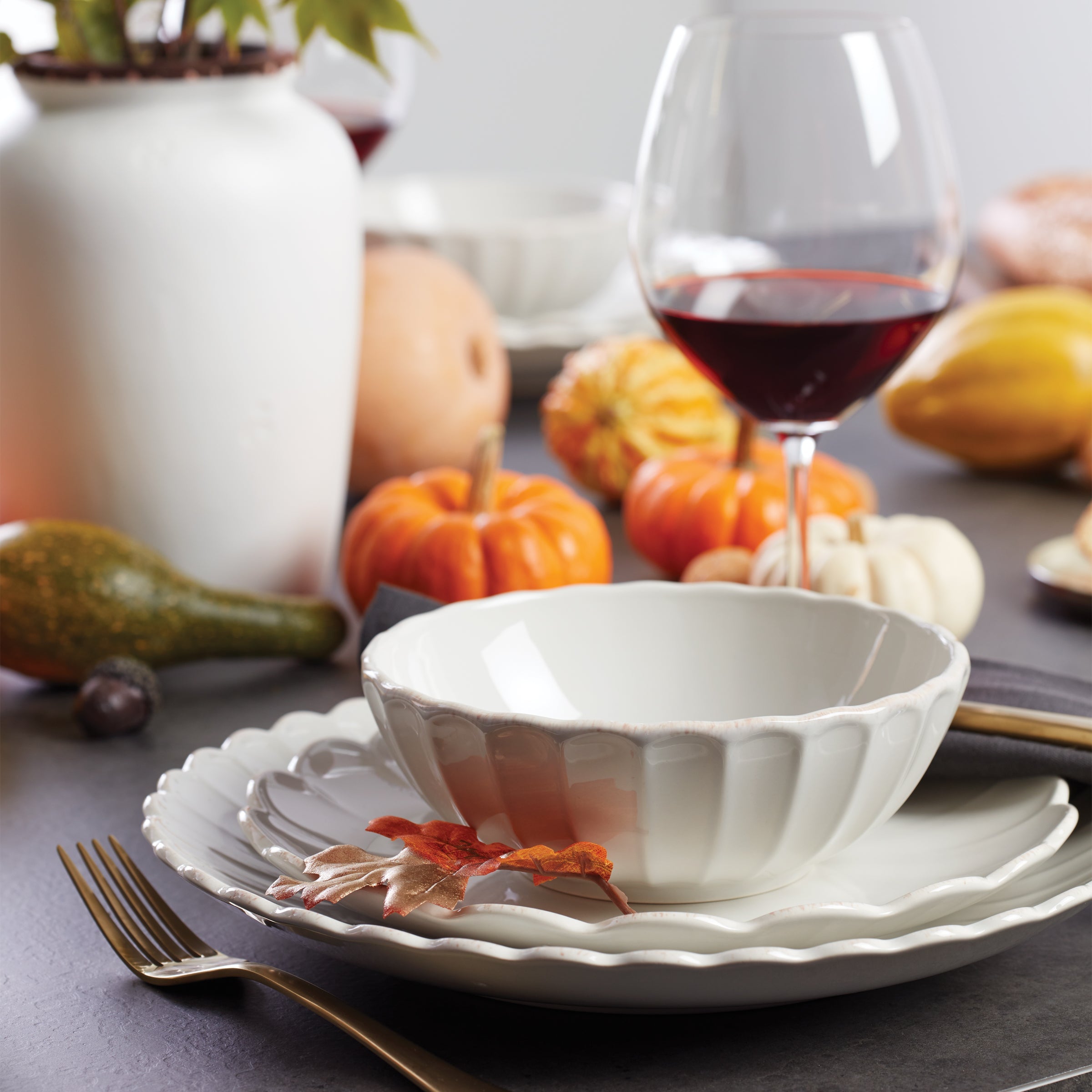French Perle Scallop White 4-Piece Place Setting - Image 15