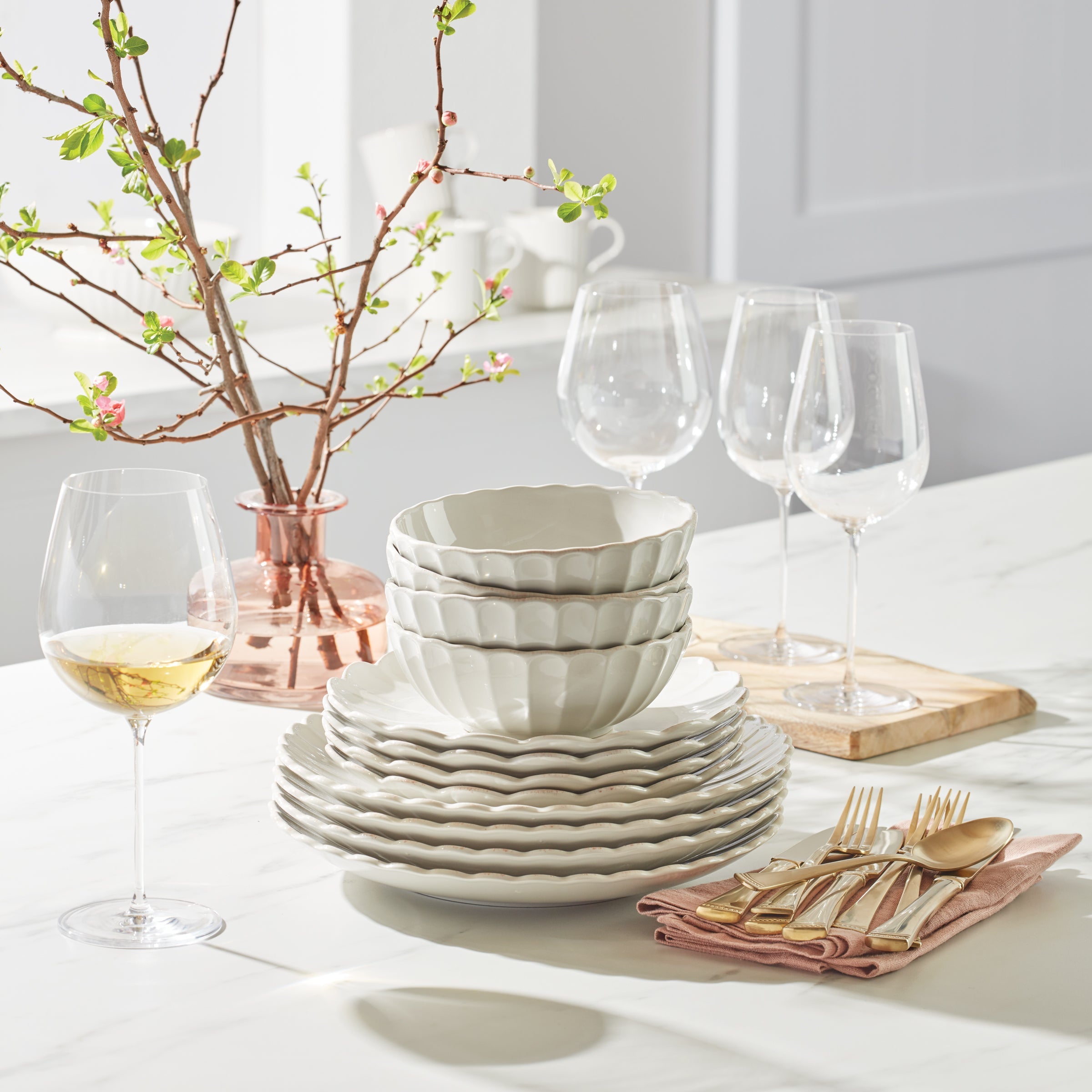 French Perle Scallop White 4-Piece Place Setting - Image 3