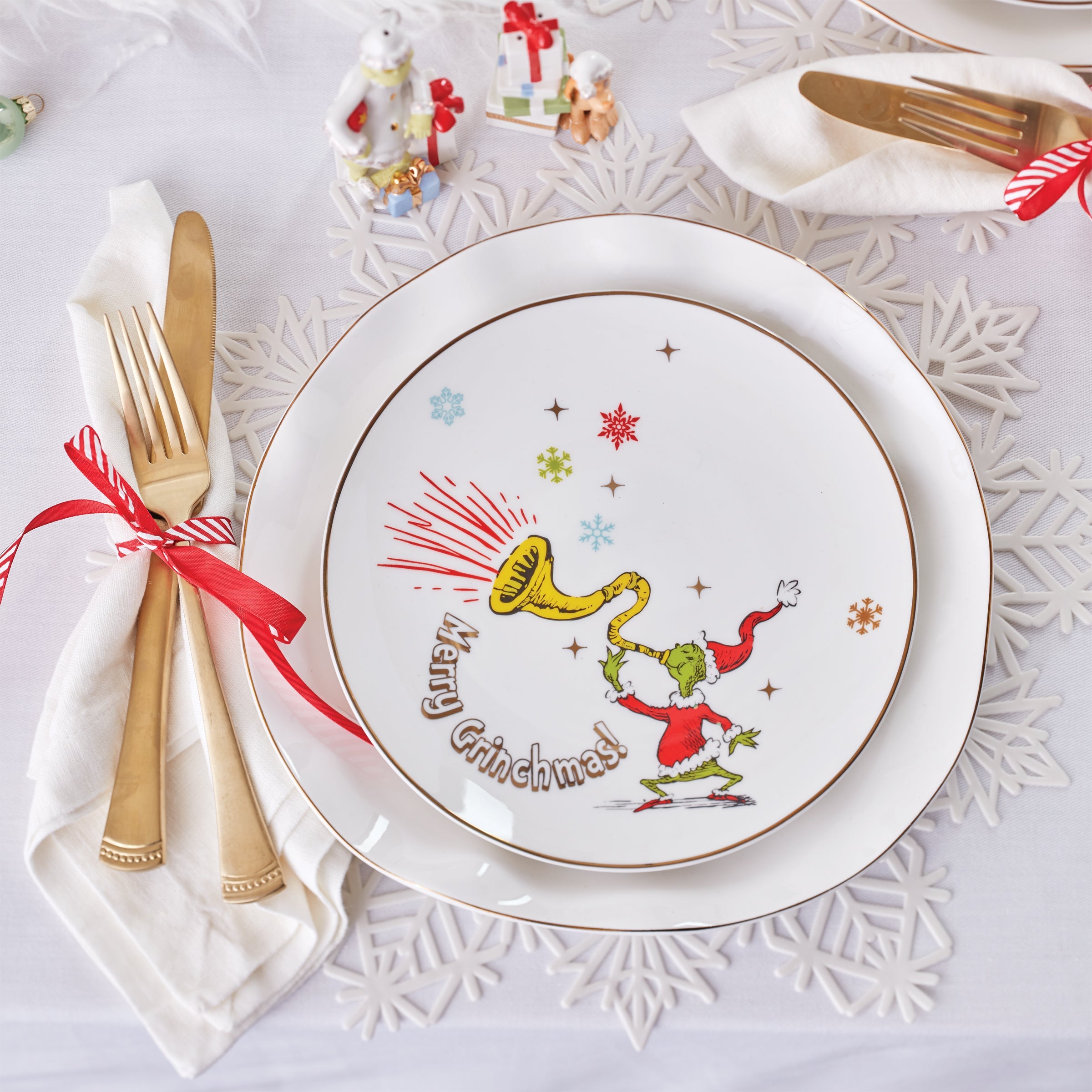 Merry Grinchmas Assorted Accent Plates. Set of 4 - Image 4