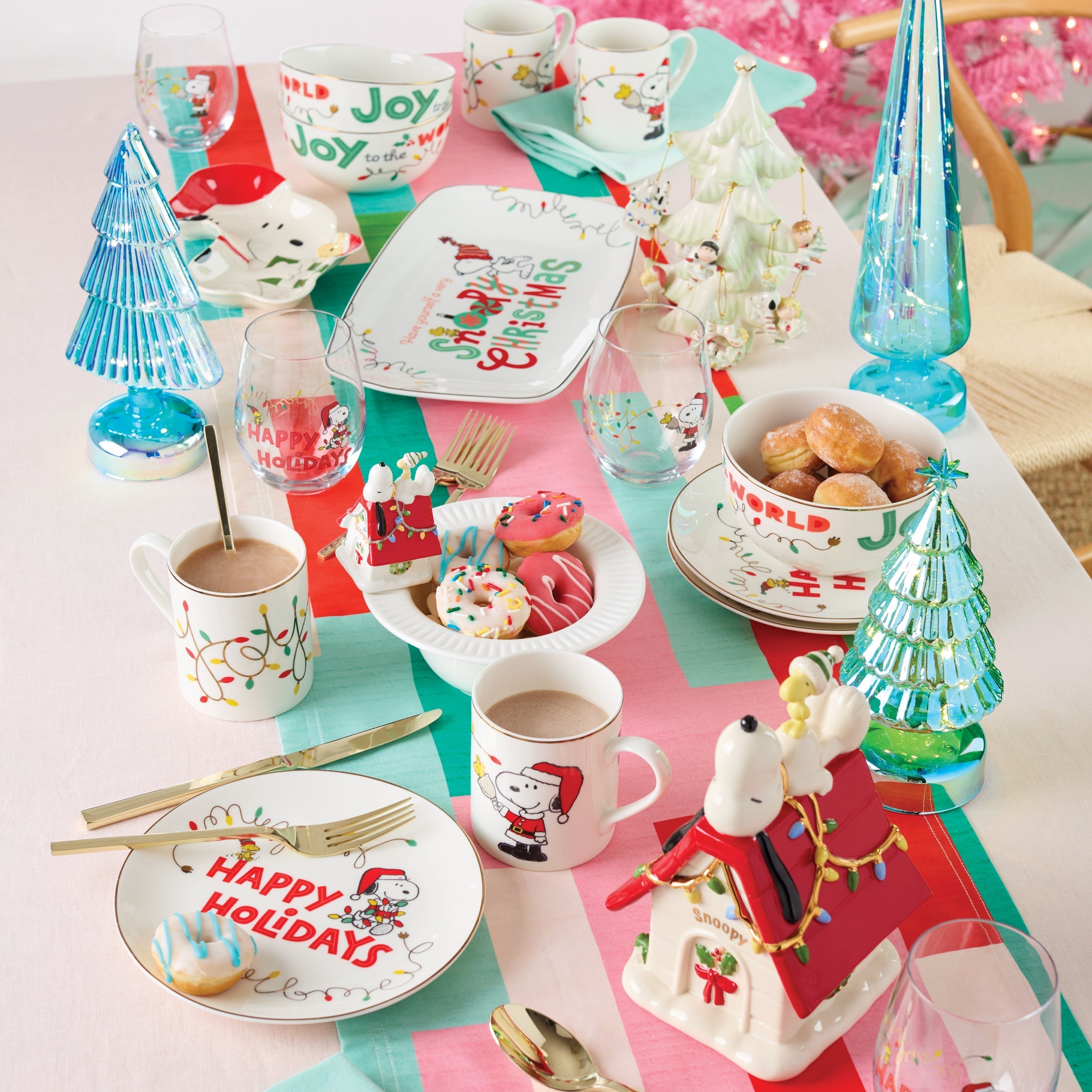 Snoopy Christmas Mugs. Set of 4 - Image 5
