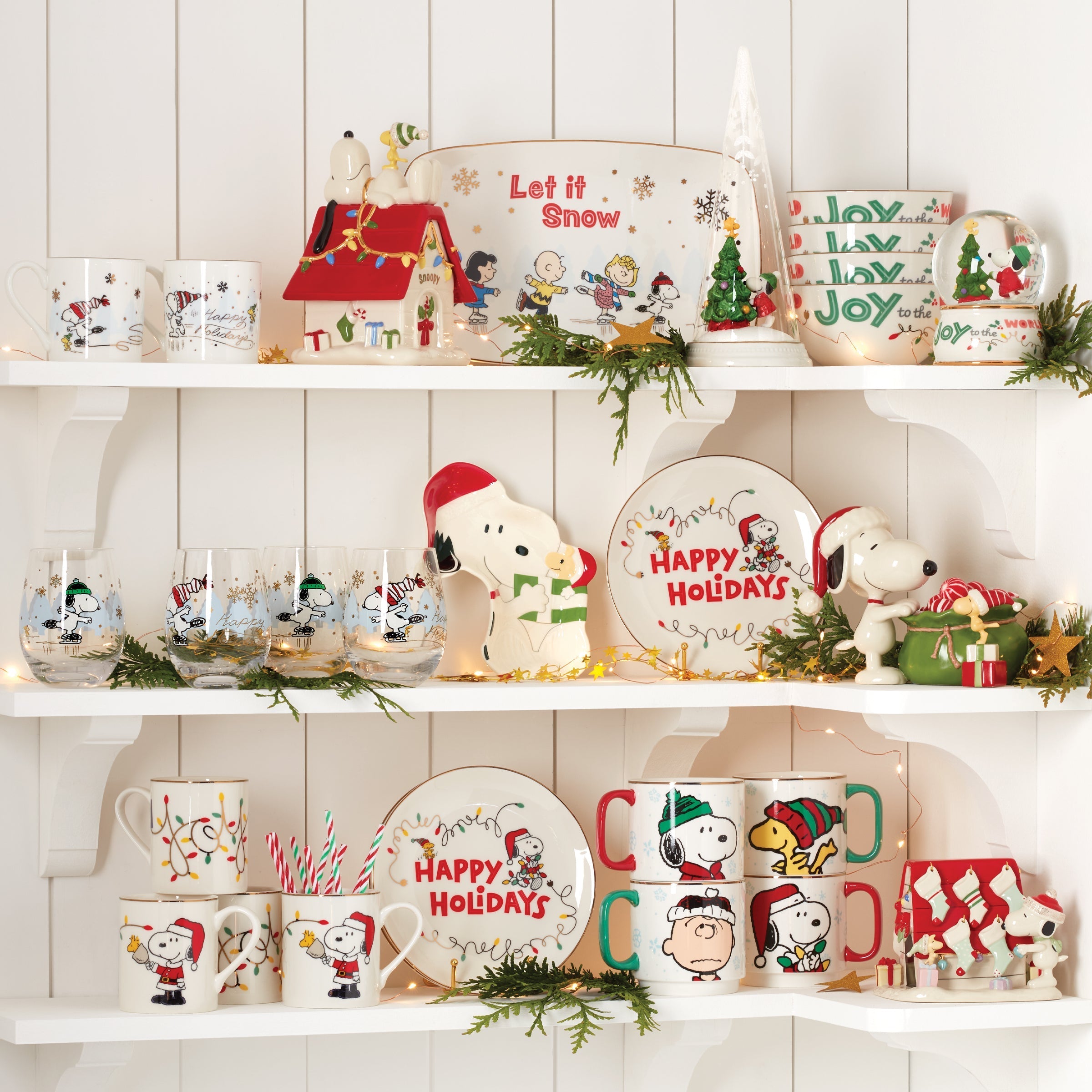 Snoopy Christmas Mugs. Set of 4 - Image 3