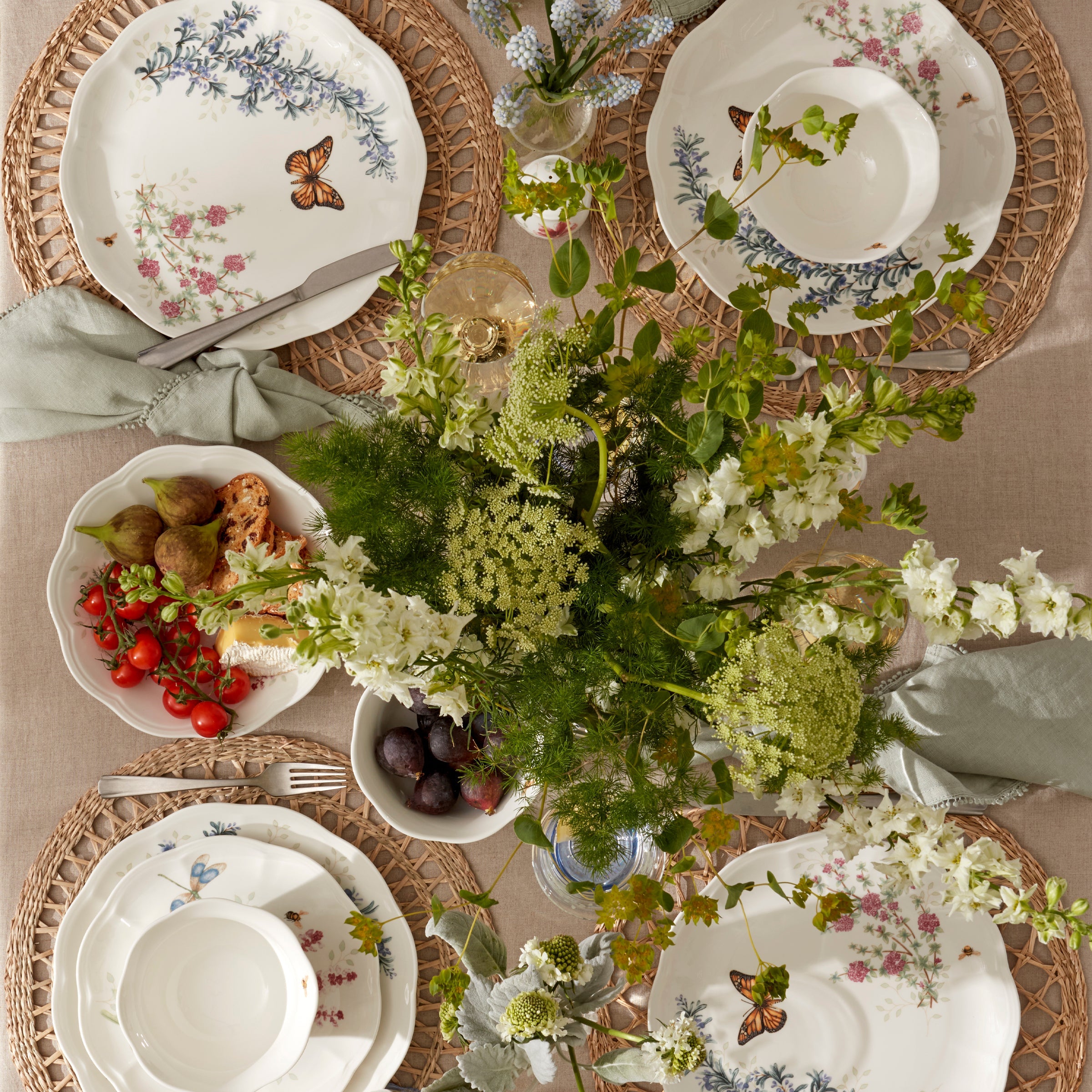 Butterfly Meadow Herbs Dinner Plates. Set of 4 - Image 3