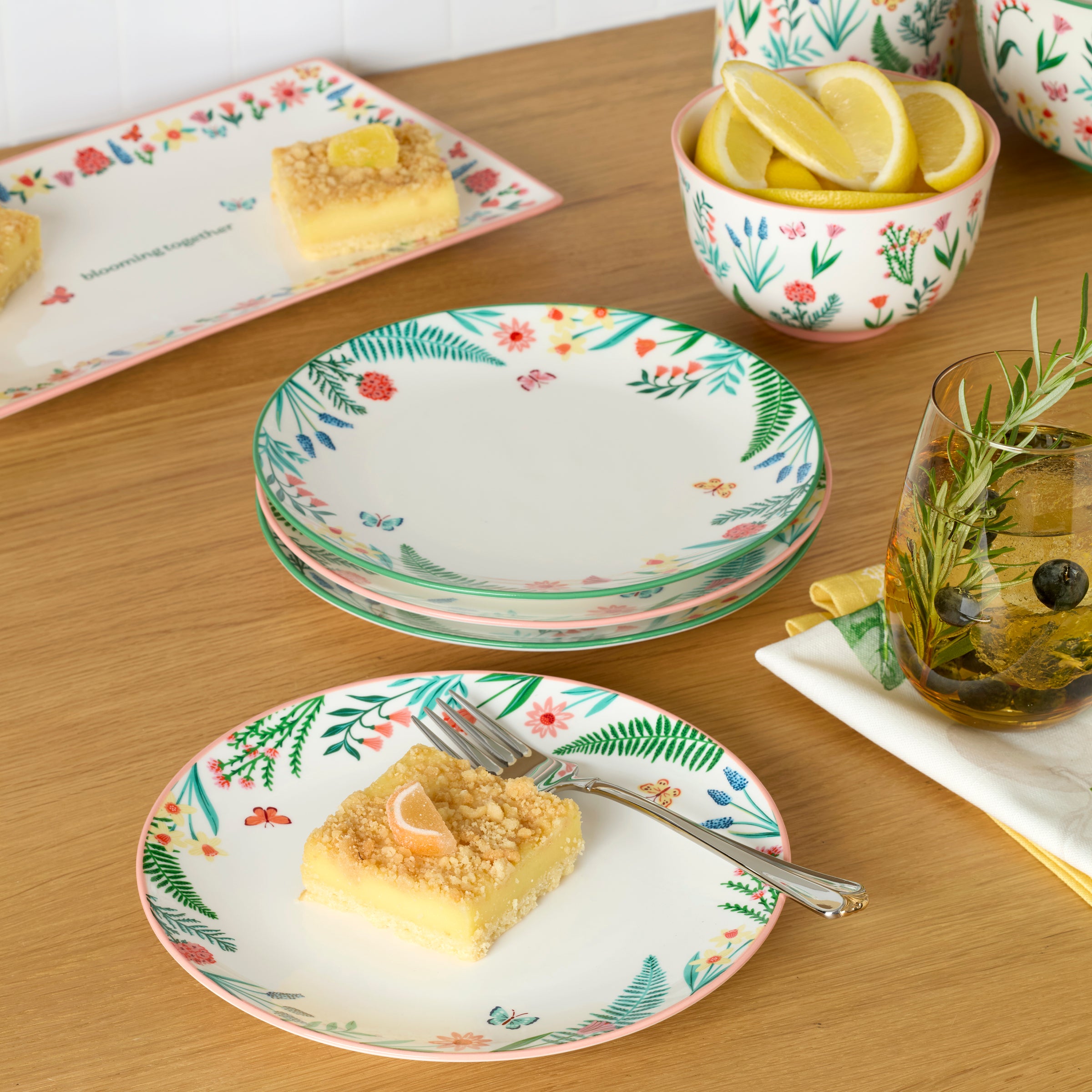 First Blooms Accent Plates. Set of 4 - Image 3
