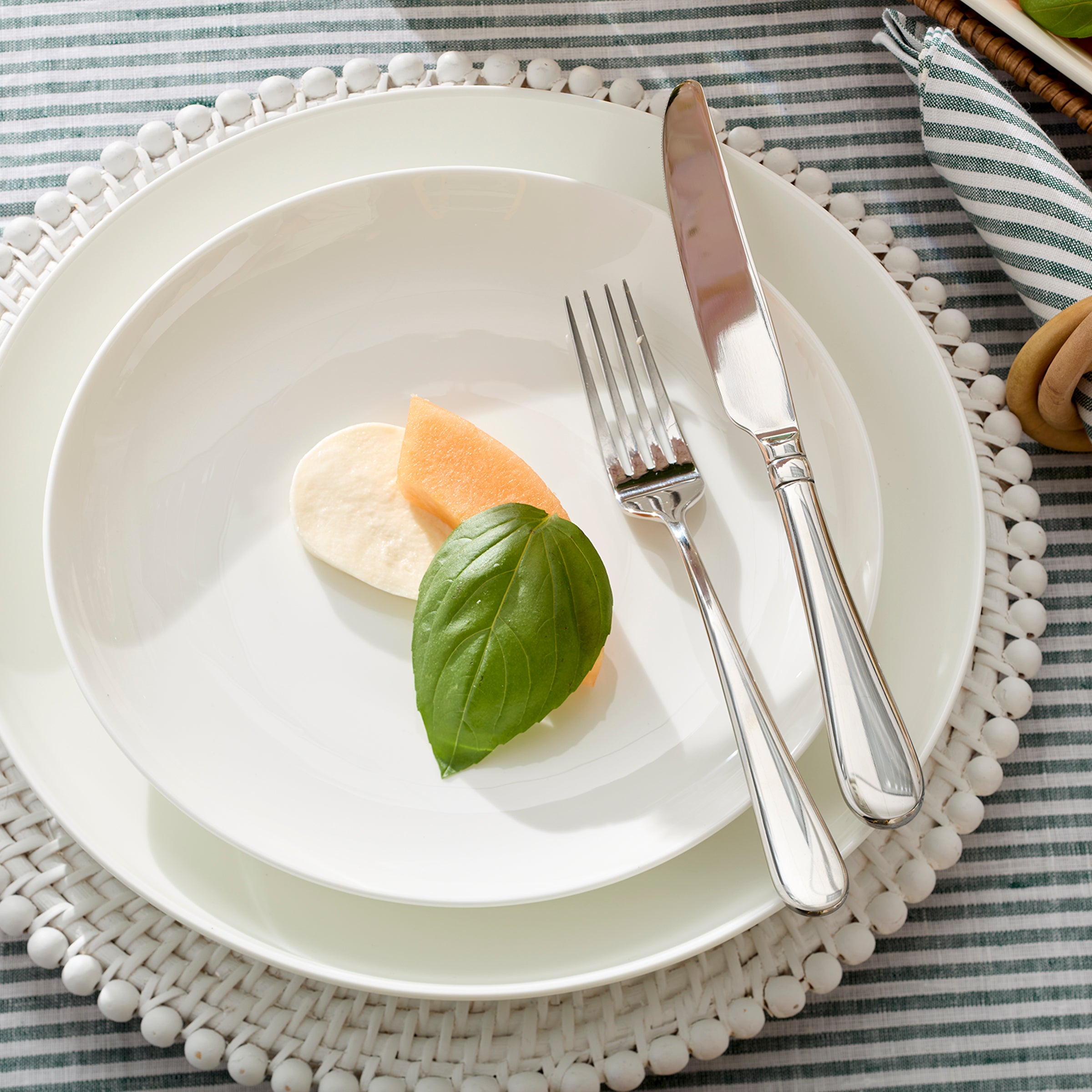 Studio 1414 Coupe 12-Piece Dinnerware Set - Image 11