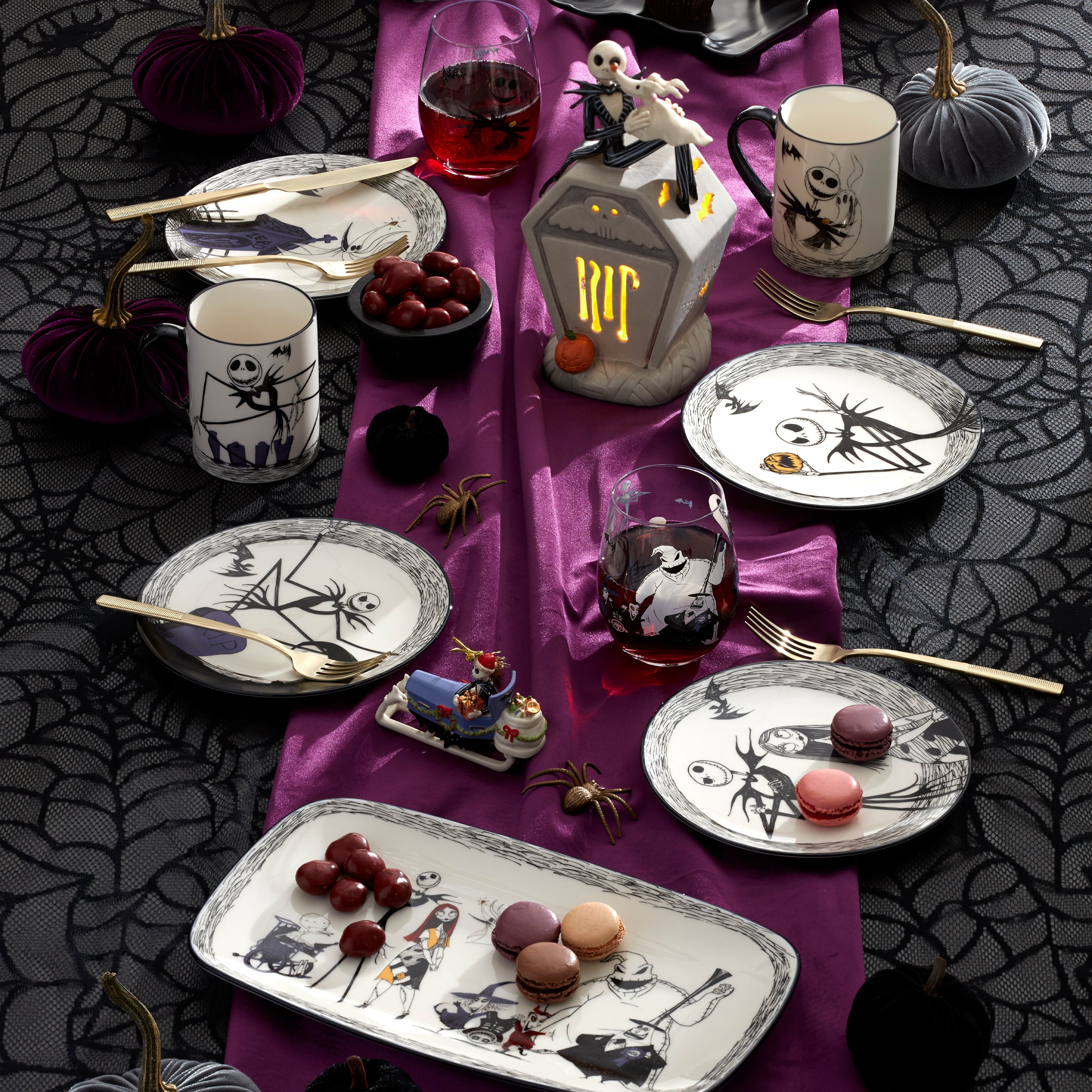 Nightmare Before Christmas Accent Plates. Set of 4 - Image 4