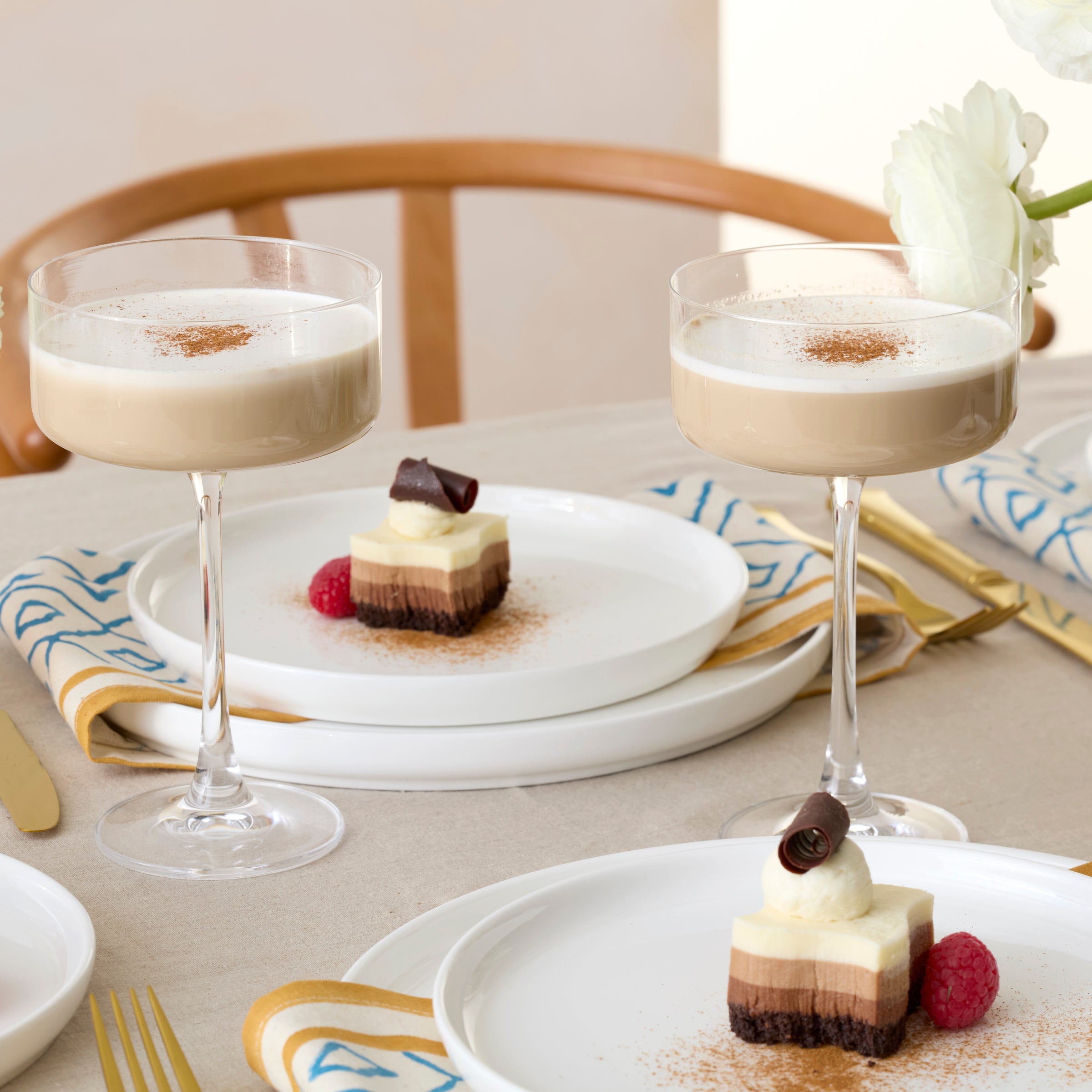 Modern White 24-Piece Dinnerware Set - Image 4