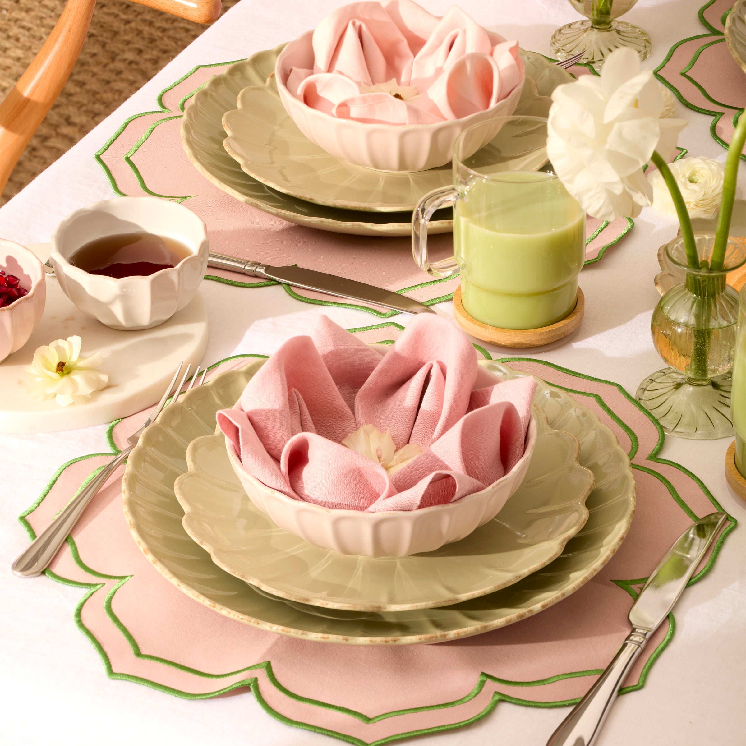 French Perle Scallop Matcha 24-Piece Dinnerware Set - Image 2