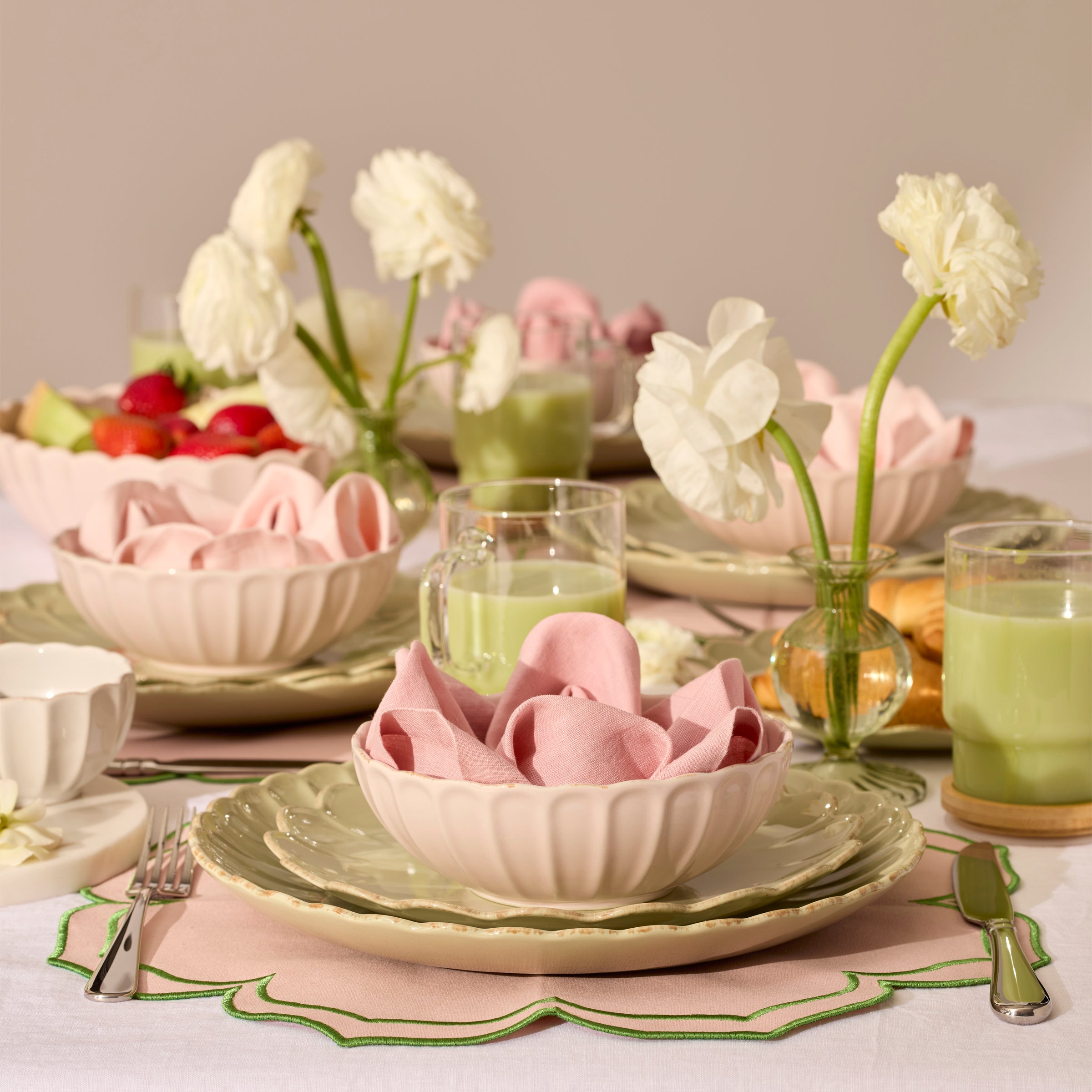 French Perle Scallop Matcha 24-Piece Dinnerware Set - Image 8