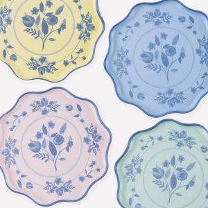 Vintage Botanical Reusable Large Plates. Set of 4