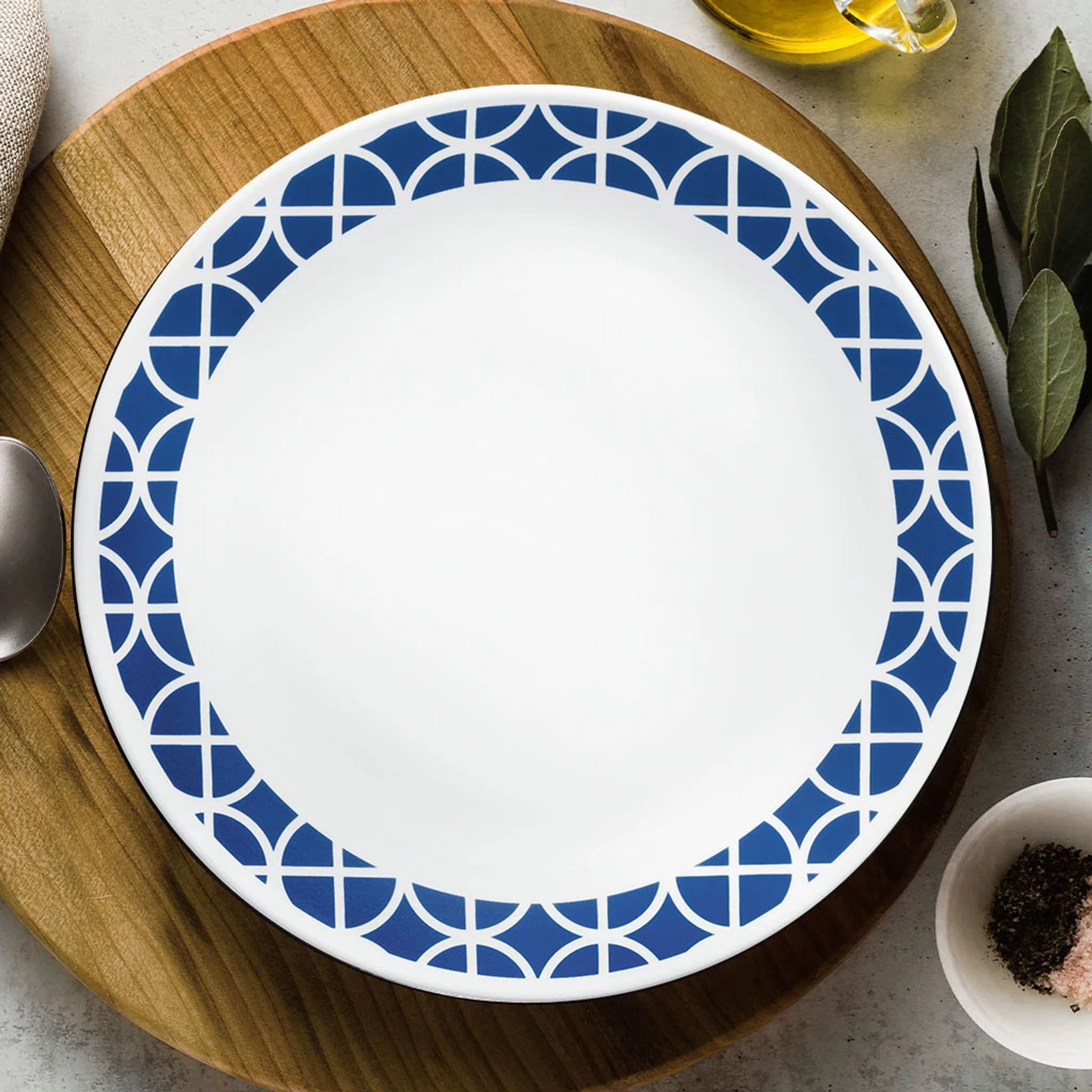 Corelle® Cobalt Circles 16-piece Mugless Dinnerware Set. Service for 4 - Image 7